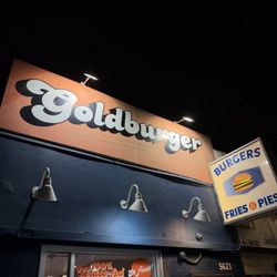 Goldburger - Exterior