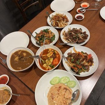 Chef Burma - Burmese Near Me - Sacramento, California