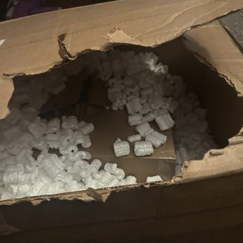 Pak Mail - Poorly packed stone clock. - Shipping Centers Near Me - Newnan, Georgia