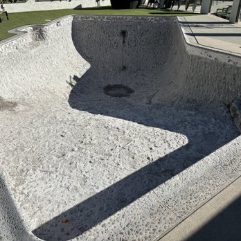 Rainbow Pool Plastering - Before pics with old coping - General Contractors Near Me - Santa Clarita, California Rainbow Pool Plastering - Before pics with old coping - General Contractors Near Me - Santa Clarita, California