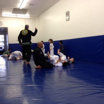 Roger Machado Jiu-Jitsu Pasadena - Kids class - Martial Arts Near Me - Pasadena, California Roger Machado Jiu-Jitsu Pasadena - Kids class - Martial Arts Near Me - Pasadena, California