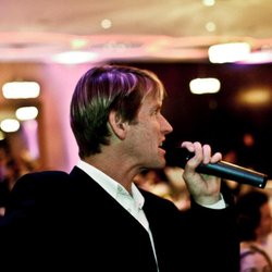 B'Entertained - 20years if welcoming in the Bride & Groom to their first dance...