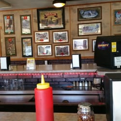 Charlie's Grub & Suds - Small video poker in back.