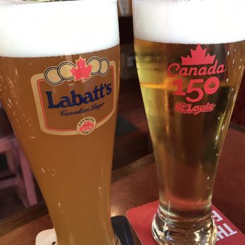 St. Louis Bar & Grill - 20oz Belgium Moon and Coors Lights - Chicken Wings Near Me - Markham, Ontario St. Louis Bar & Grill - 20oz Belgium Moon and Coors Lights - Chicken Wings Near Me - Markham, Ontario