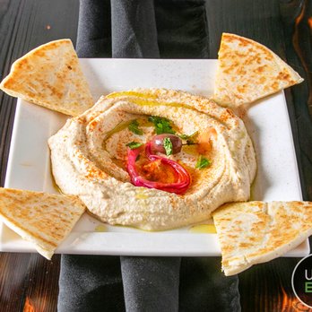 Villekebabs and Platters - a plate of hummus and pita - Afghan Near Me - Philadelphia, Pennsylvania Villekebabs and Platters - a plate of hummus and pita - Afghan Near Me - Philadelphia, Pennsylvania