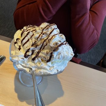 Drago’s Seafood Restaurant - Sundae - Seafood Near Me - Baton Rouge, Louisiana