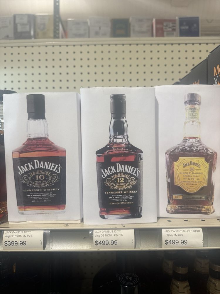 JOE CANAL’S LIQUOR Updated October 2024 14 Photos & 31 Reviews