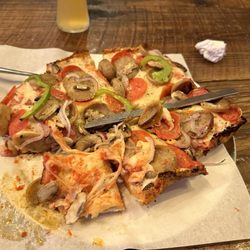 Natchez Brewing Company - Fantastic pizza!