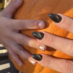 The Nail Spa 3 - Kids mani and full set with cat eye
