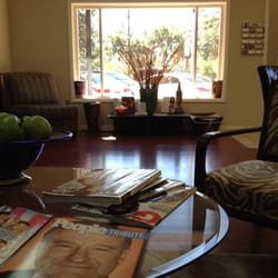 The Salon @ 716 - Nice waiting area