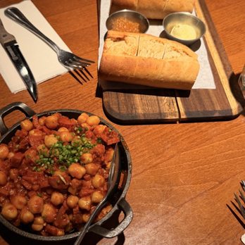 Carnicero - Fried garbanzo and side of bread - Steakhouses Near Me - Miami, Florida