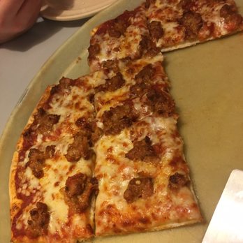 Giovanni's Pizza - Pizza Near Me - Newton, Iowa