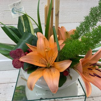Crescenta Valley Flowers - Arrangement - Florists Near Me - La Crescenta, California