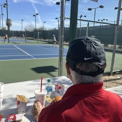 Phoenix Tennis Center - Tennis and food