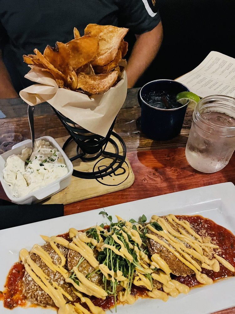 Red Brick Tap & Barrel Logo