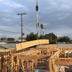 Victory Crane - Trusses going up