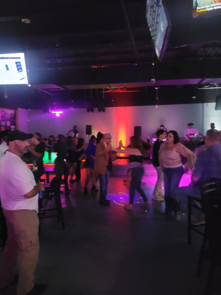 Lounge Bar 40 Image