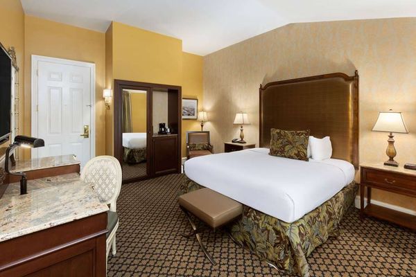 The Lafayette New Orleans by Kasa by null
