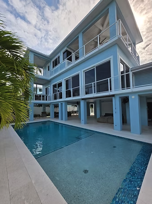Waterfront Home addition - Custom homes.
Additions.
Remodels.
Spalling Repair
Concrete restoration for structural integrity and longevity.
Call for a custom quote.