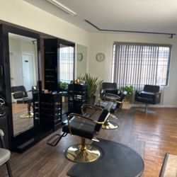 Hair She Goes Beauty Salon