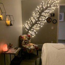 Roots of Wisdom Acupuncture