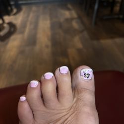 Queen Nails