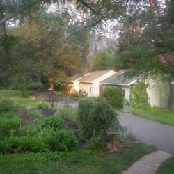 Backyard Garden Oasis Bed & Breakfast Inn - The Cottages and Garden