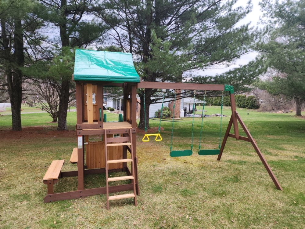 Slide of Lynn's Handyman Services