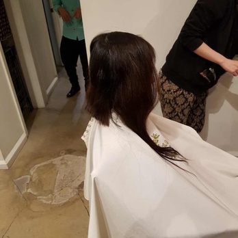 KIDA NYC - Look at how the cape was put around me. Hair got all over the inside of my clothes and bra - Hair Salons Near Me - New York, New York KIDA NYC - Look at how the cape was put around me. Hair got all over the inside of my clothes and bra - Hair Salons Near Me - New York, New York