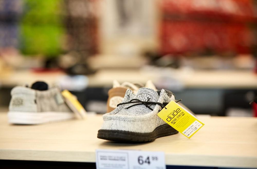 RACK ROOM SHOES - Updated July 2024 - 92 Photos - 15410 Shawnee Mission ...