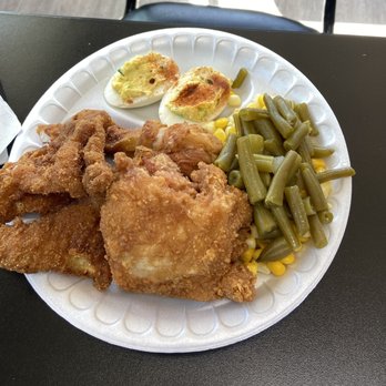 Duo - Fried chicken catfish nuggets deviled eggs corn and green beans - American Near Me - Rantoul, Illinois