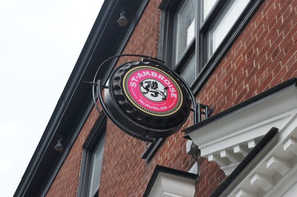 Terrasse St-Ambroise by null