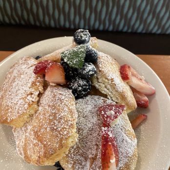 Odd Bird Cafe - Berries Romanoff - Breakfast & Brunch Near Me - Corvallis, Oregon