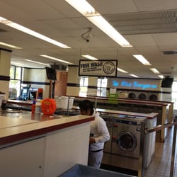 Blue Kangaroo Coin Laundry - Reasonably clean, usually busy.