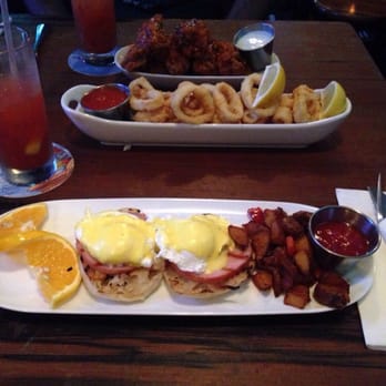 Smithfield Hall - Eggs Benedict, calamari & Jameson wings - Pubs Near Me - New York, New York