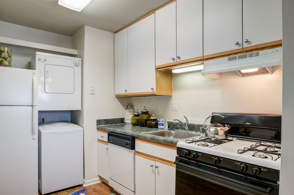 EAGLE’S CREST APARTMENT HOMES 53 Photos 1008 Eaglecrest Ct