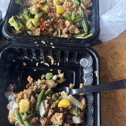 The steam coming off this shareable is amazing! My food was cooked as if I was in my own kitchen! Slappin'!