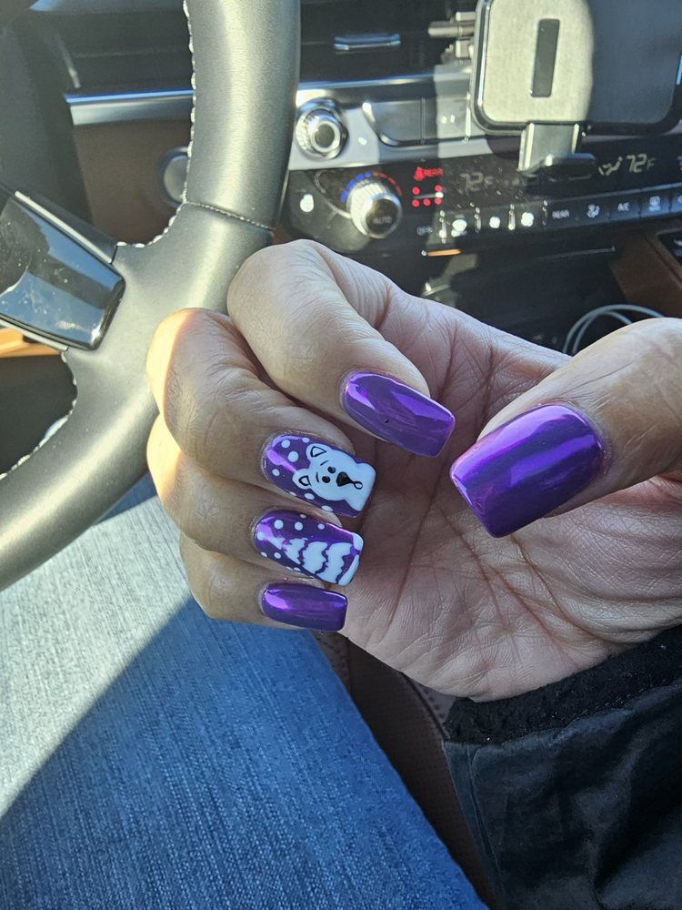 Triple T Nail Salon and Spa Logo