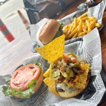 Tnt burger - Nacho Burger - Food Trucks Near Me - Tampa, Florida