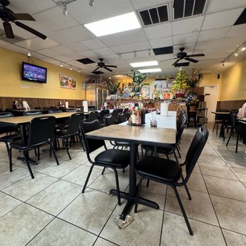 Bun Bo Hue Co Do 1 - Interior - Dining area - Vietnamese Near Me - Houston, Texas Bun Bo Hue Co Do 1 - Interior - Dining area - Vietnamese Near Me - Houston, Texas