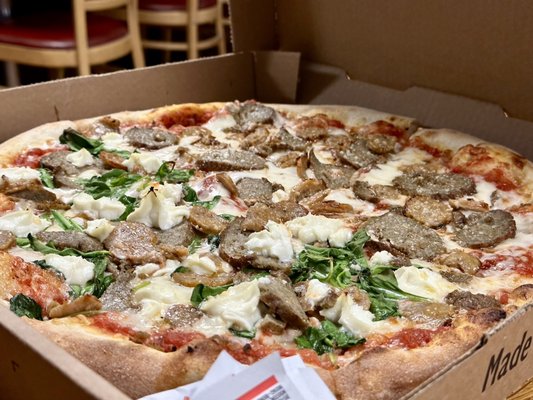 Pauly's Pizza Joint by null