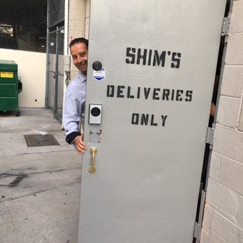 Shim's - This is the actual entrance to the bar. - Bars Near Me - Reno, Nevada