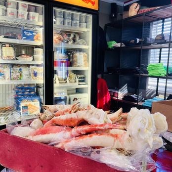 James Hook & Co - Giant crab legs - Seafood Near Me - Boston, Massachusetts