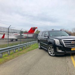 SempeRide - Private FBO Airport Service Available in Lux SUVs