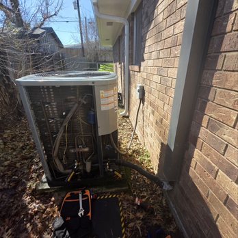 God Cool Breeze - Old condenser trane - Heating & Air Conditioning/HVAC Near Me - Manor, Texas God Cool Breeze - Old condenser trane - Heating & Air Conditioning/HVAC Near Me - Manor, Texas
