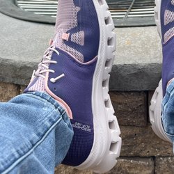 SKECHERS Warehouse Outlet