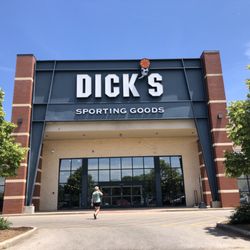 DICK'S Sporting Goods