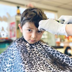 Ken Hair Salon - Noah Blakeman getting his post-Quarantine hair cut