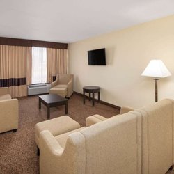 Baymont Inn & Suites by Wyndham - Hammond - Suite