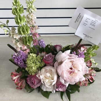 Scent & Violet - Sympathy flowers I ordered without the angel Figurine - Gift Shops Near Me - Houston, Texas